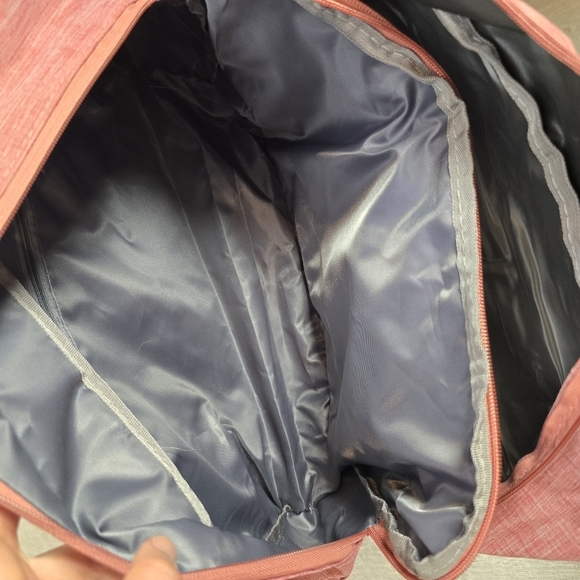 WEEKEND EIGHT TRAVEL BAG COOLER INSULATED LINED( 5 compartments) - Picture 3 of 15